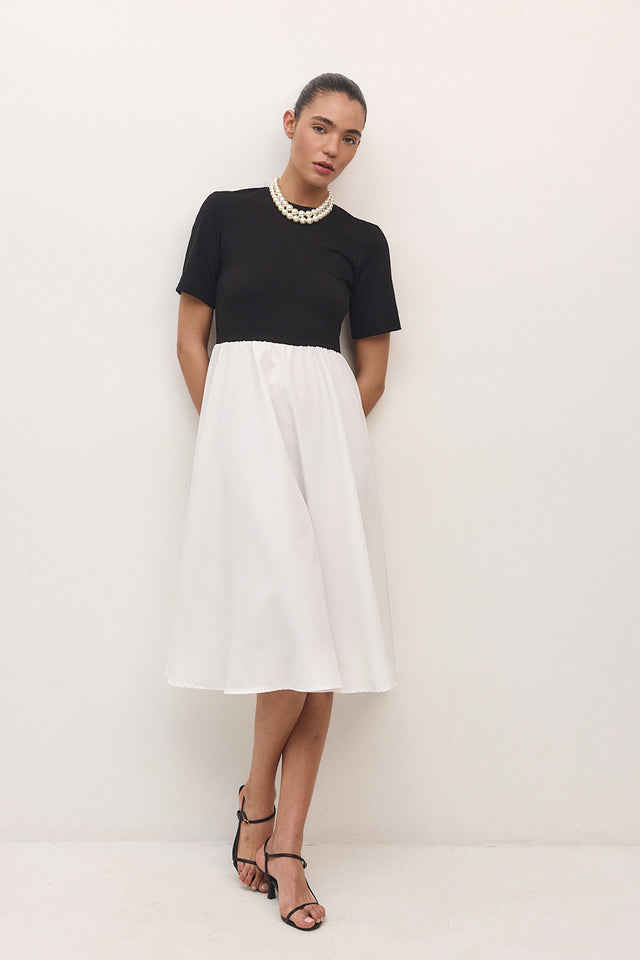 שמלת קלאס בגזרת A לבן