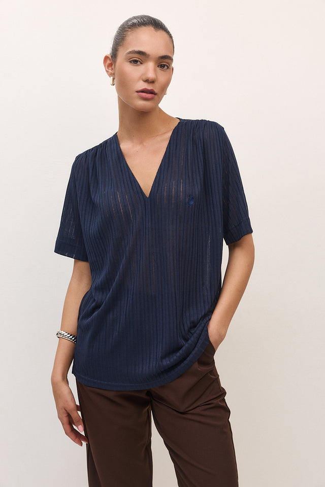 חולצה מפתח וי כיווצים קצרה נייבי