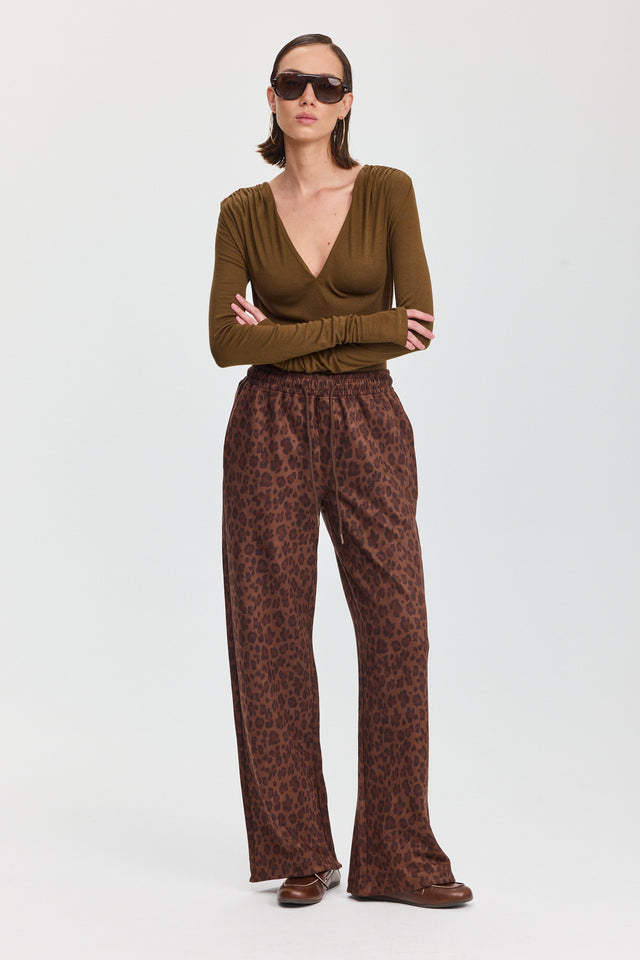 מכנסיים מתרחבים מזמש מנומר עם גומי ושרוכים