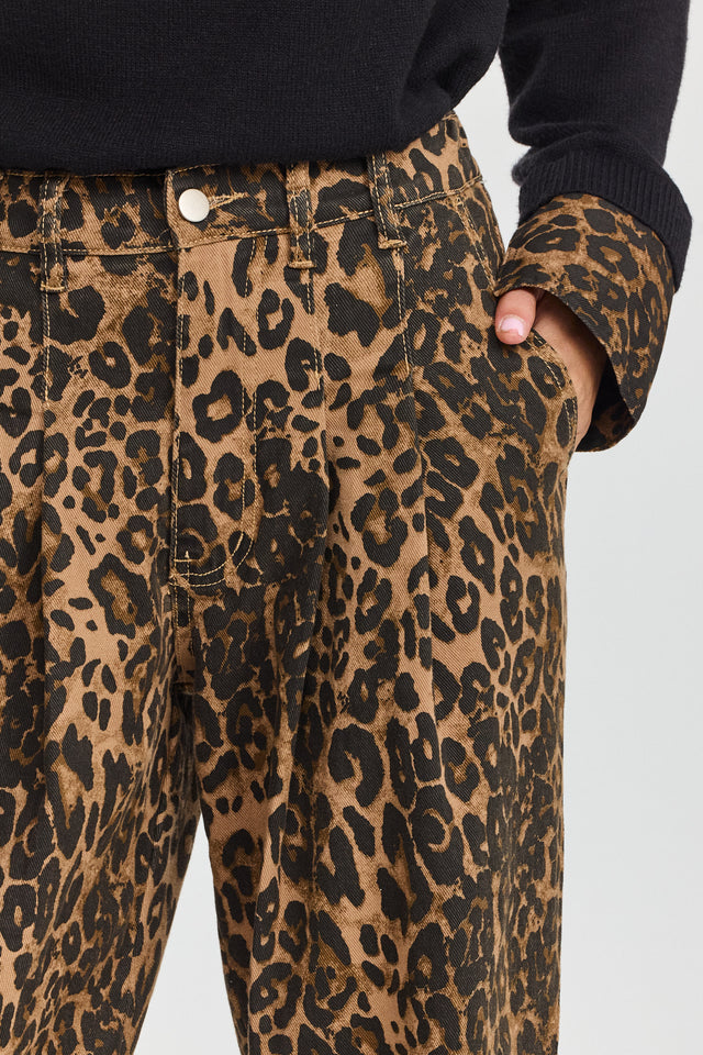 מכנסי ג'ינס מאפין מחוייטים מנומרים