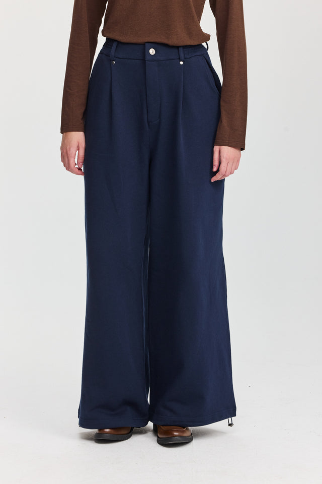 מכנסי קראמבל סווטשירט מתרחבים דיטייל מחויט נייבי