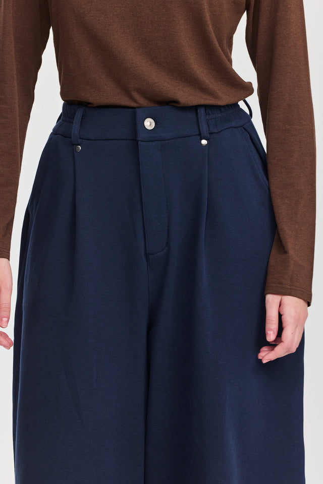 מכנסי קראמבל סווטשירט מתרחבים דיטייל מחויט נייבי