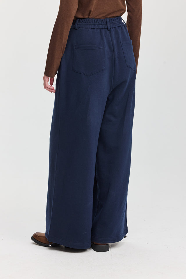 מכנסי קראמבל סווטשירט מתרחבים דיטייל מחויט נייבי