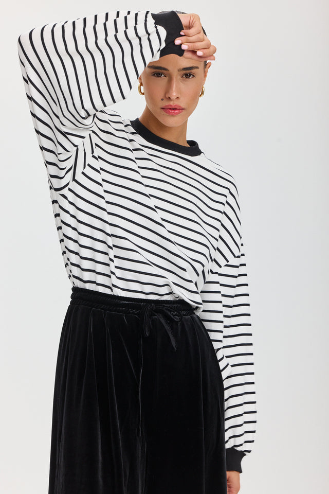 סווטשירט פודינג שרוולים תפוחים פסים שחור לבן