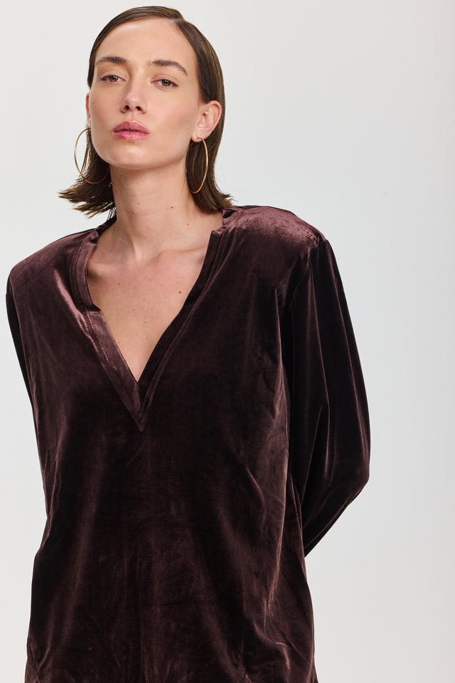 חולצת פנקייק קטיפה כריות נשלפות מפתח וי ארוכה חום שוקולד