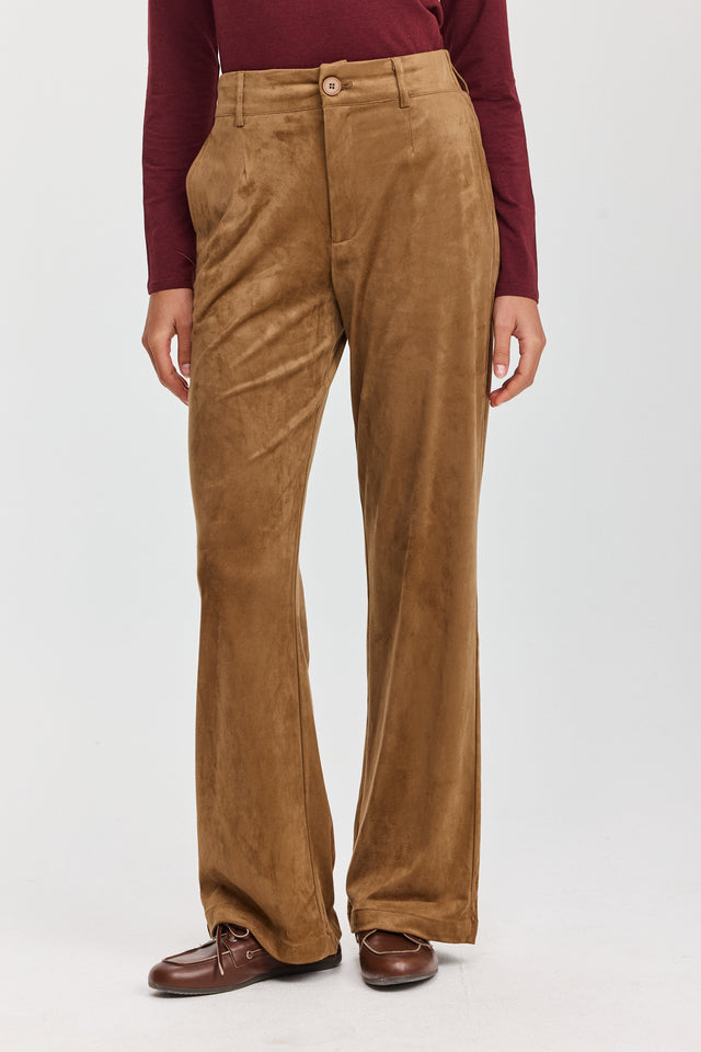 מכנסיים מחויטים קפה זמש קאמל