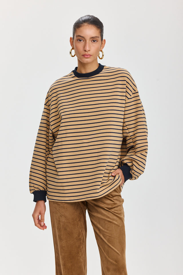 סווטשירט פודינג שרוולים תפוחים פסים מוקה שחור