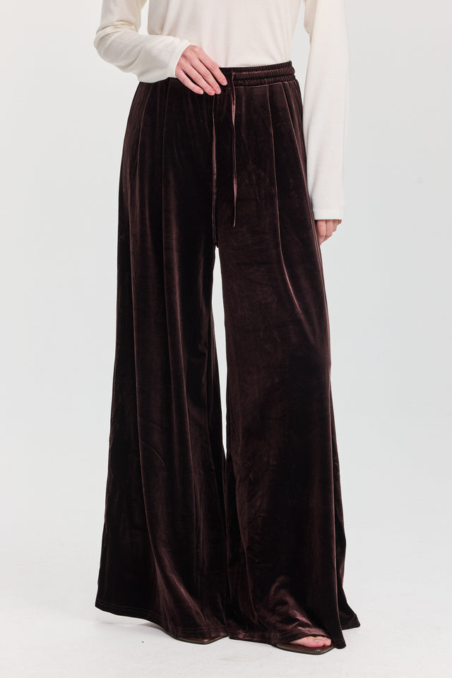 מכנסי ספיריט מתרחבים קטיפה דיטייל מחוייט חום שוקולד