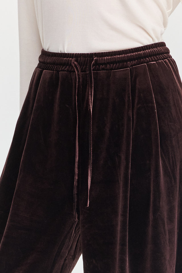 מכנסי ספיריט מתרחבים קטיפה דיטייל מחוייט חום שוקולד