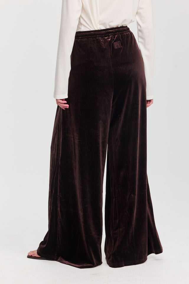 מכנסי ספיריט מתרחבים קטיפה דיטייל מחוייט חום שוקולד