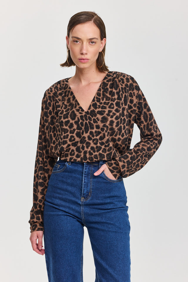 חולצת וי כיווצים ארוכה מנומר חום