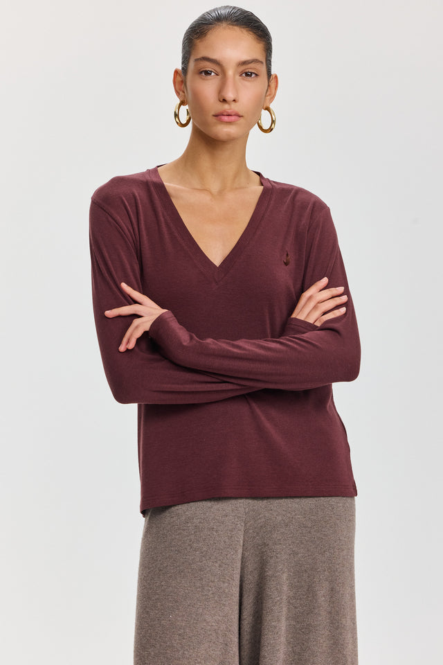 חולצת קוקיז מפתח וי בורגנדי