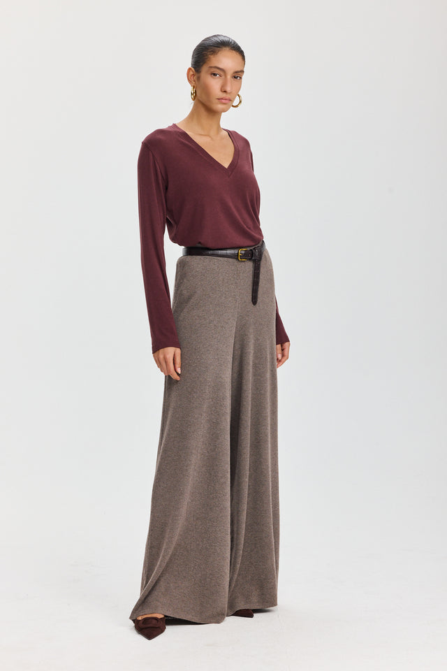 חולצת קוקיז מפתח וי בורגנדי