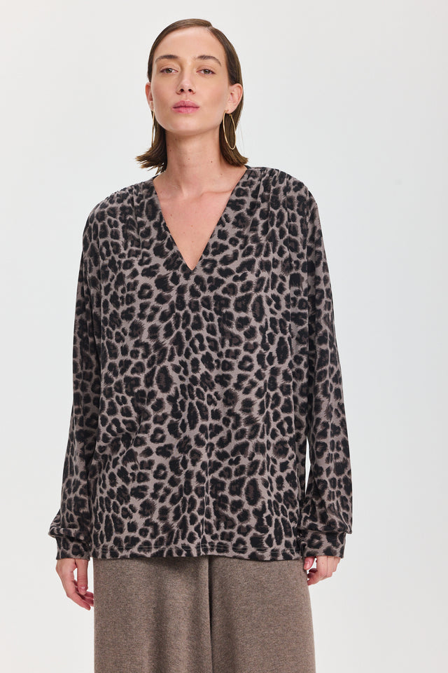 חולצת וי כיווצים ארוכה מנומר חאקי