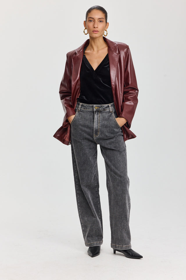 חולצת פנקייק קטיפה כריות נשלפות מפתח וי ארוכה שחורה