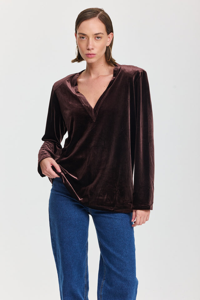 חולצת פנקייק קטיפה כריות נשלפות מפתח וי ארוכה חום שוקולד