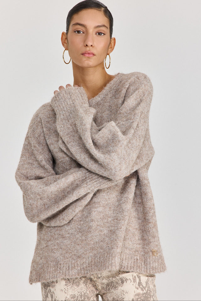 סוודר פרזנט פלאפי בז' טראפל