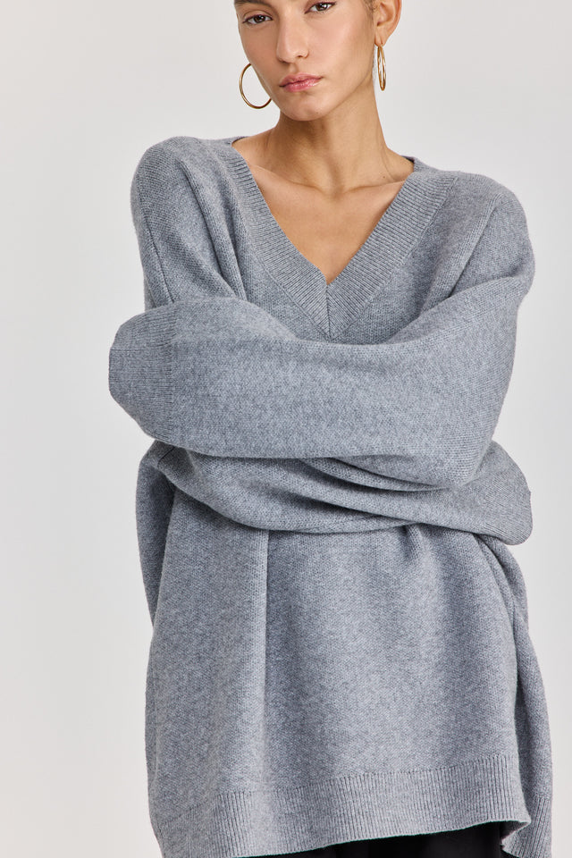 סוודר טוניקה פרזנט מפתח וי אפור