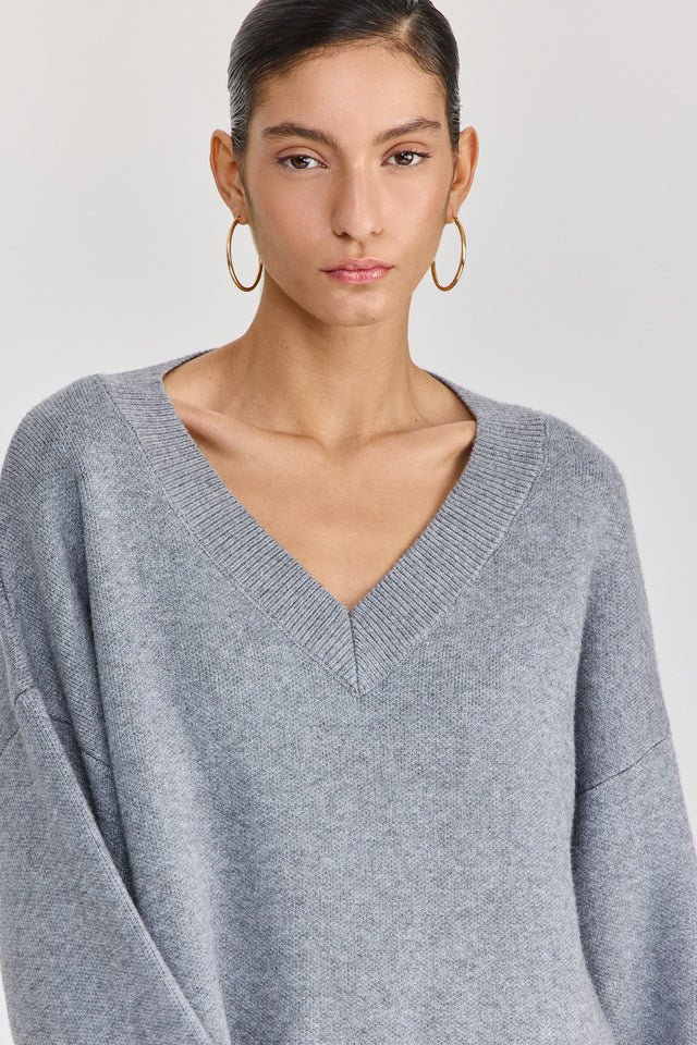 סוודר טוניקה פרזנט מפתח וי אפור