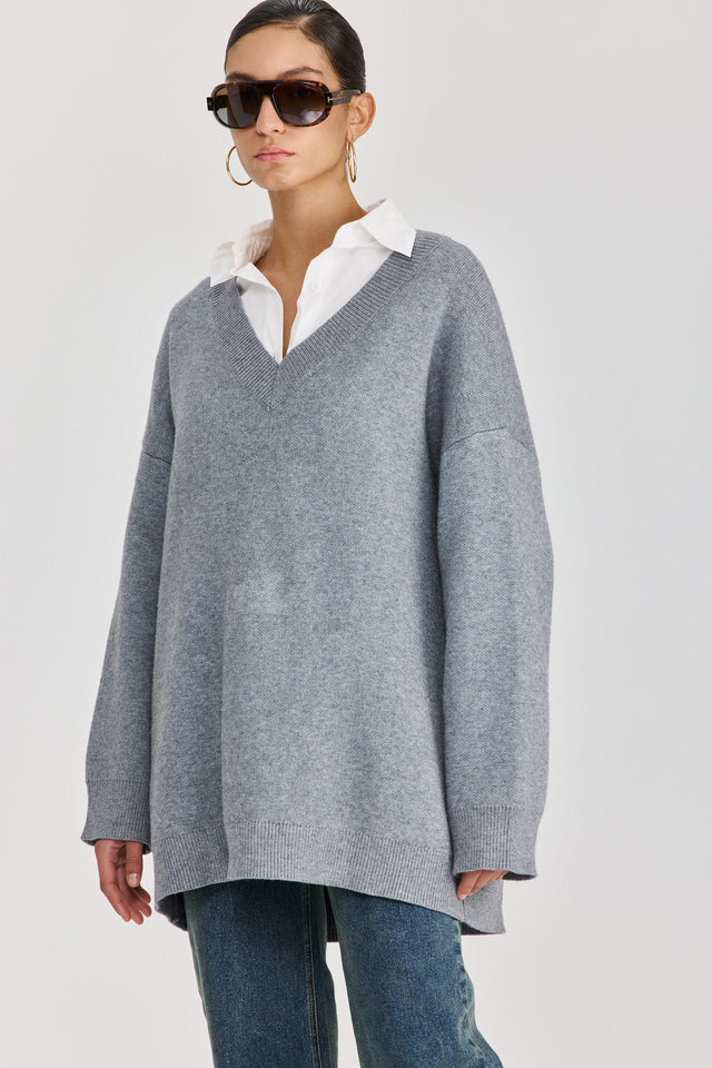 סוודר טוניקה פרזנט מפתח וי אפור