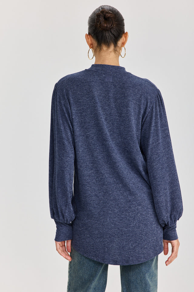 חולצת פונדו שרוולים תפוחים נייבי