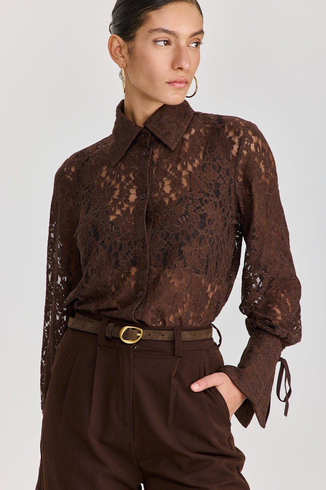 חגורה זמש דקה חום כהה עם אבזם זהב