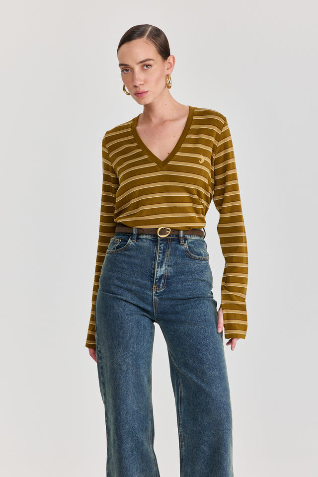 חולצת קוקיז מפתח וי שרוולים ארוכים פסים ירוק חום