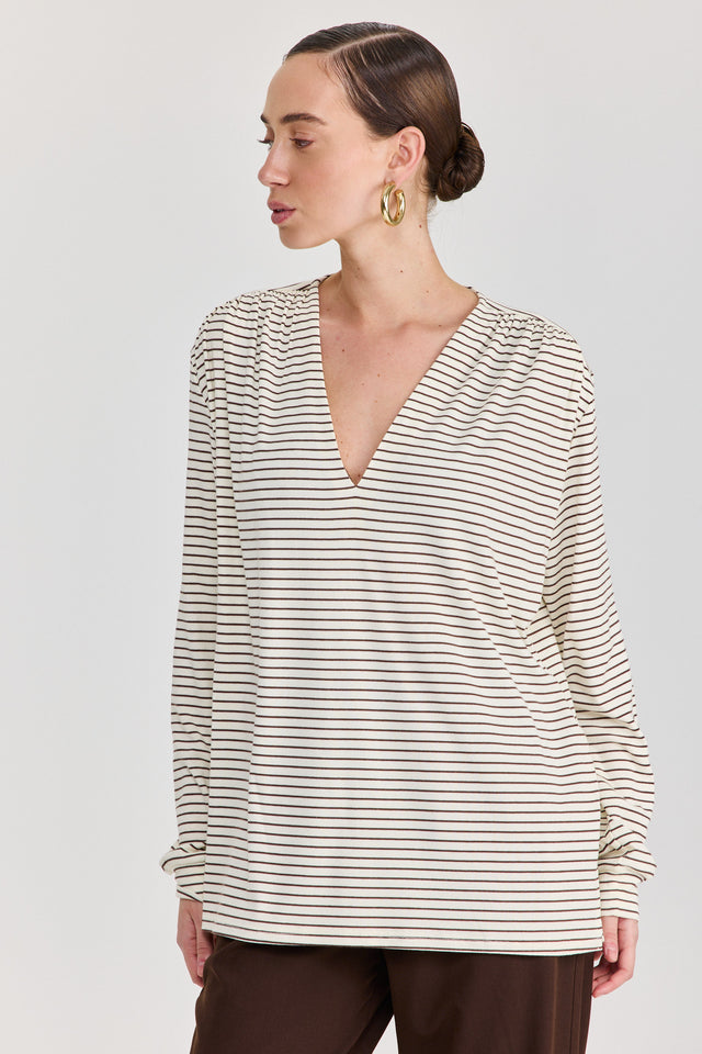 חולצת וי כיווצים שרוולים ארוכים פסים לבן חום