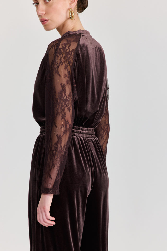 חולצת קטיפה league שרוולי תחרה חום שוקולד