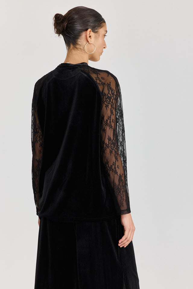 חולצת קטיפה league שרוולי תחרה שחורה