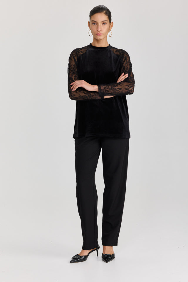 חולצת קטיפה league שרוולי תחרה שחורה