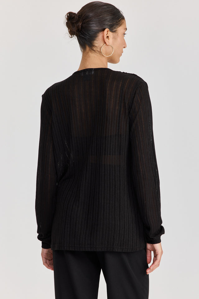 חולצת וי כיווצים ארוכה שחורה