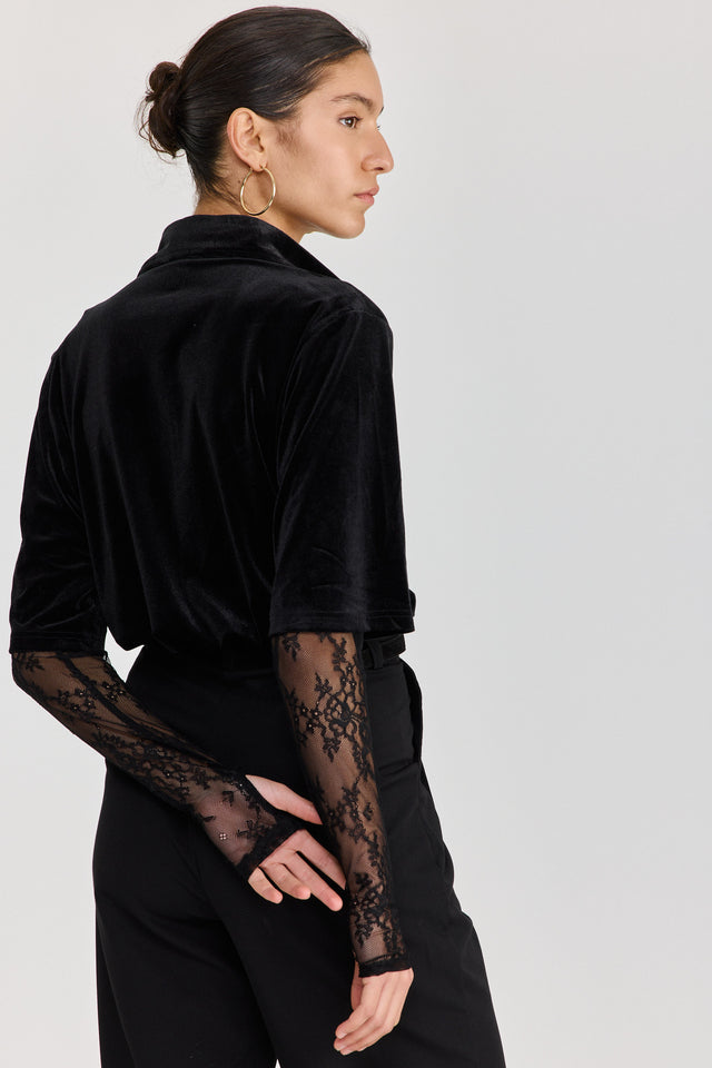 חולצת קטיפה ספרינג רול שרוולי תחרה שחורה