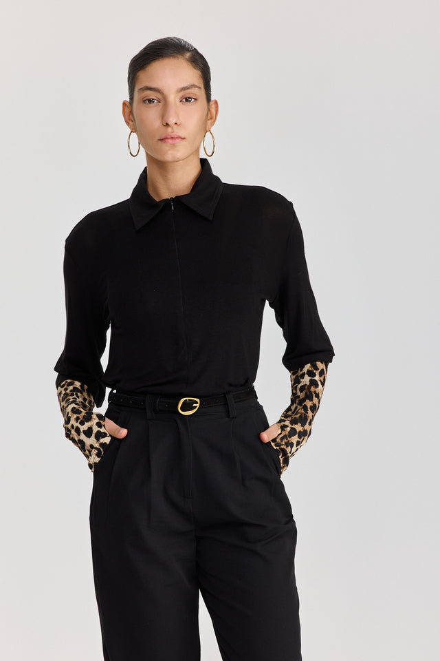 חולצת ספרינג רול שרוולים מנומרים שחורה