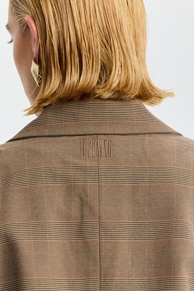 בלייזר מחוייט חום משבצות