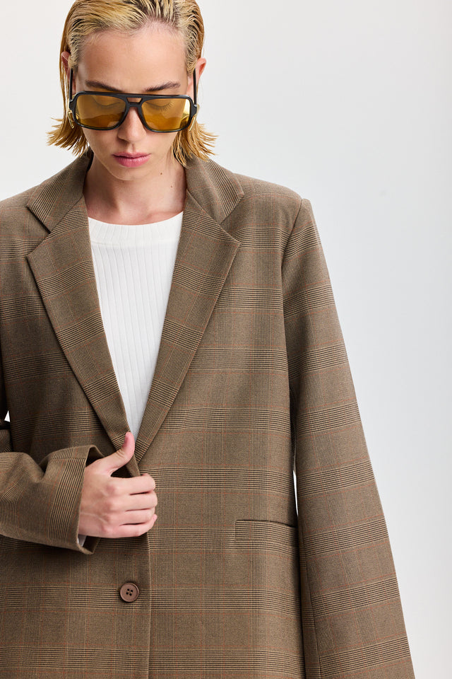 בלייזר מחוייט חום משבצות