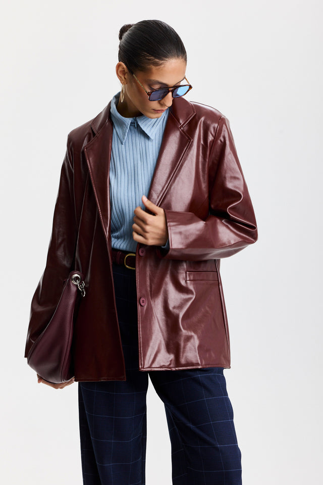 בלייזר קרק פאי דמוי עור מחוייט בורגנדי