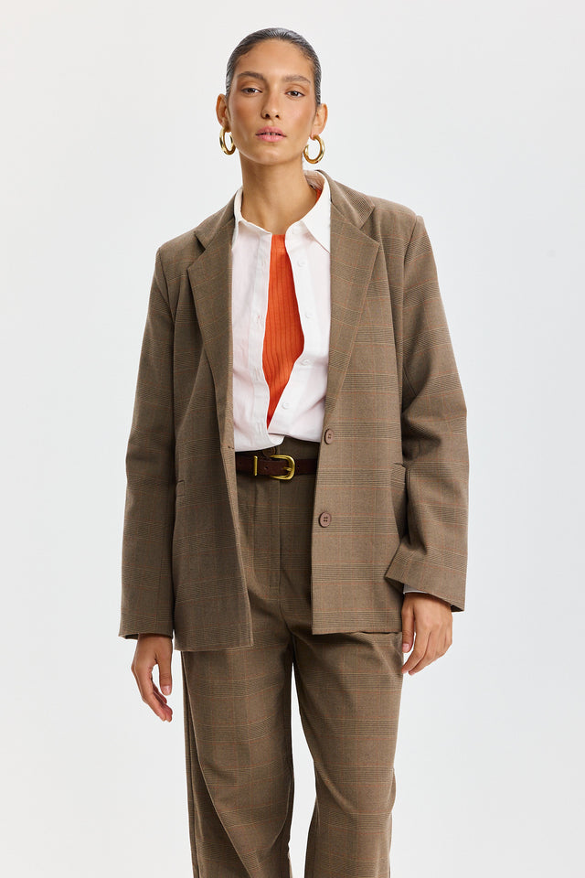 בלייזר מחוייט חום משבצות