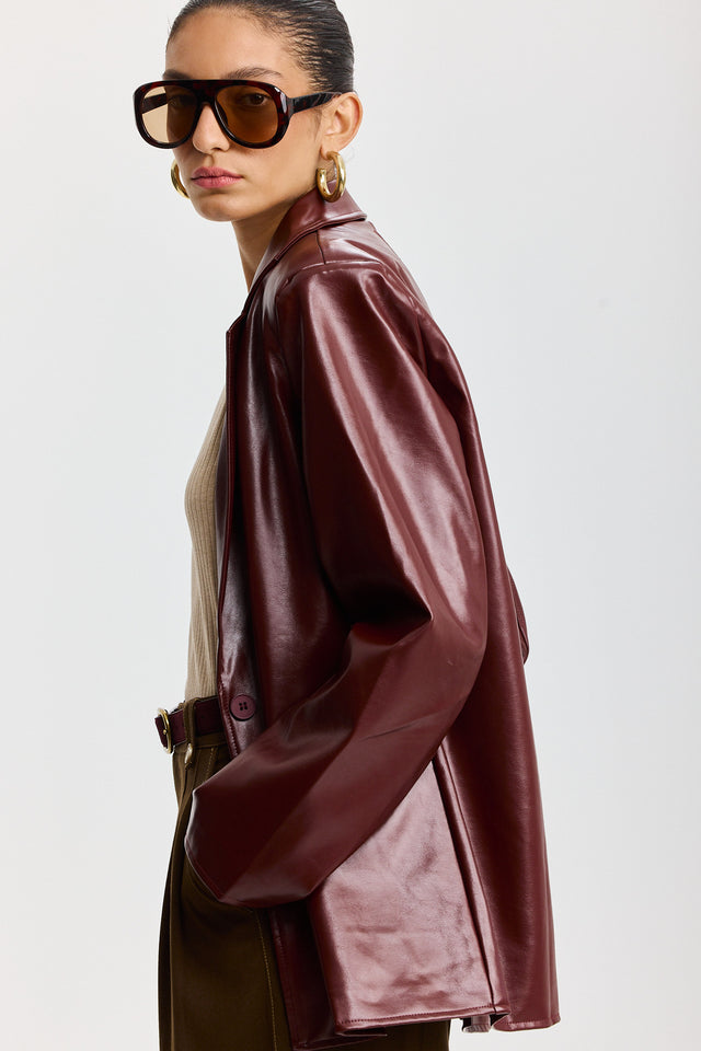 בלייזר קרק פאי דמוי עור מחוייט בורגנדי