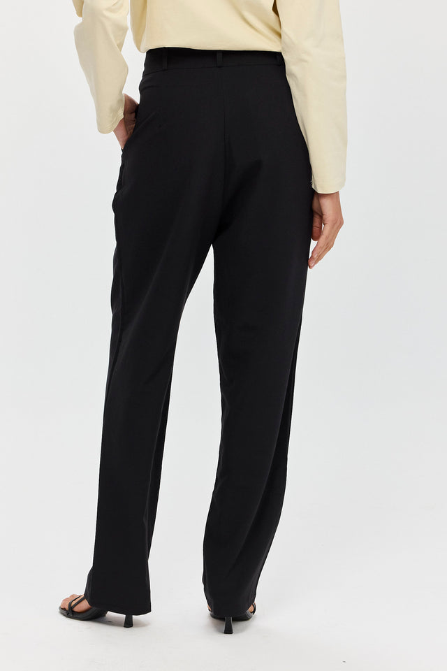 מכנסיים מחוייטים פנה קוטה שחורים