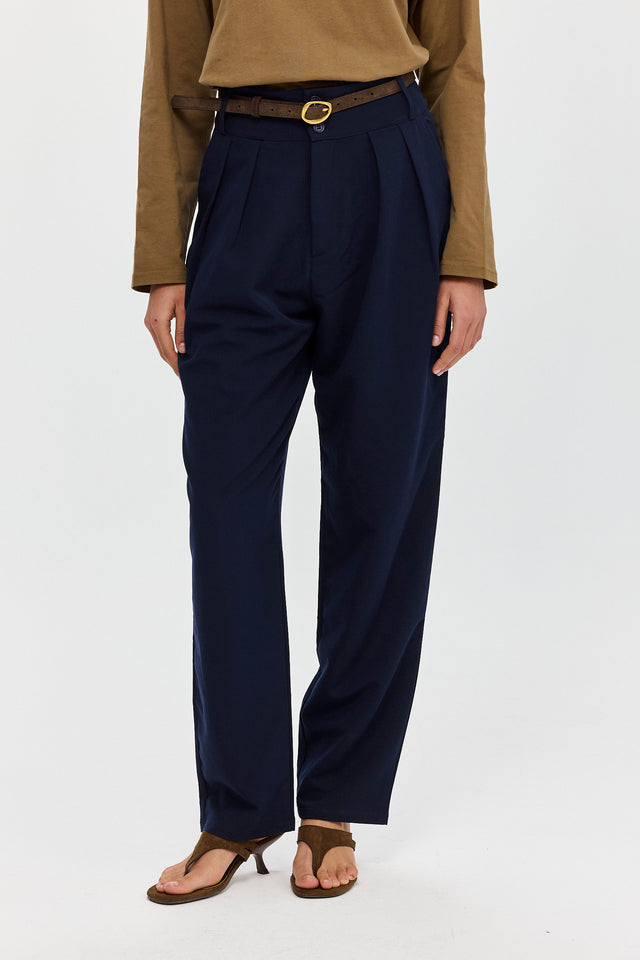 מכנסיים מחוייטים פנה קוטה נייבי