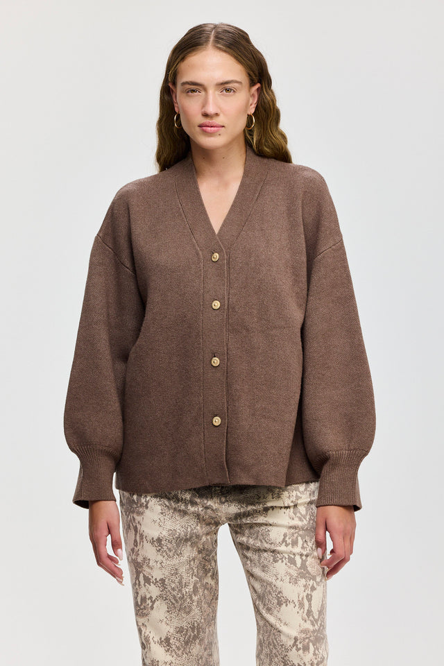 קרדיגן פרזנט סוודר שרוולים תפוחים חום