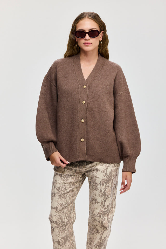 קרדיגן פרזנט סוודר שרוולים תפוחים חום