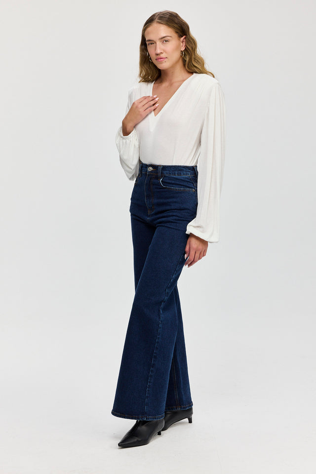 חולצה מפתח וי כיווצים ברוסקטה שרוולים תפוחים שמנת