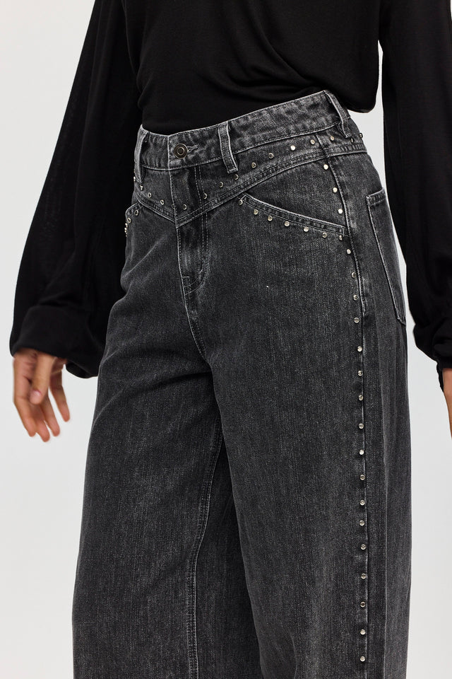 מכנסי ג'ינס ברנדי ניטים שחורים