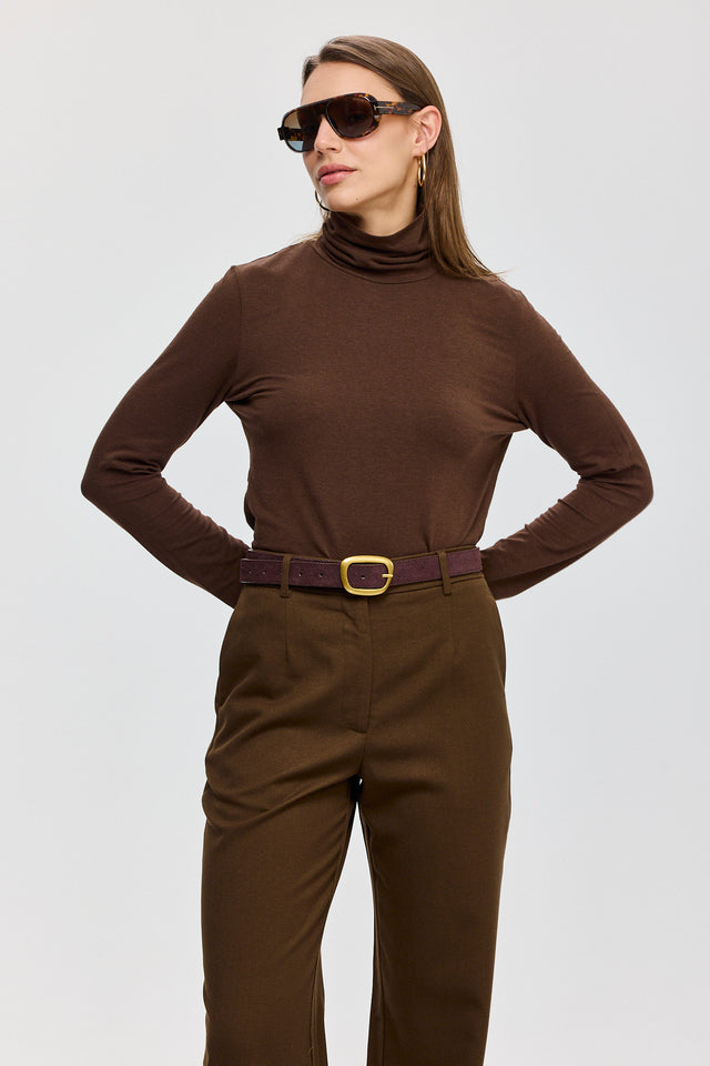 חגורת זמש חום כהה עם אבזם זהב