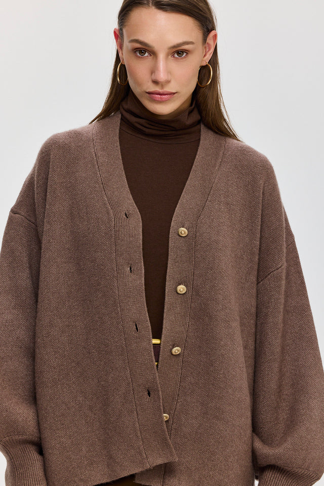 קרדיגן פרזנט סוודר שרוולים תפוחים חום