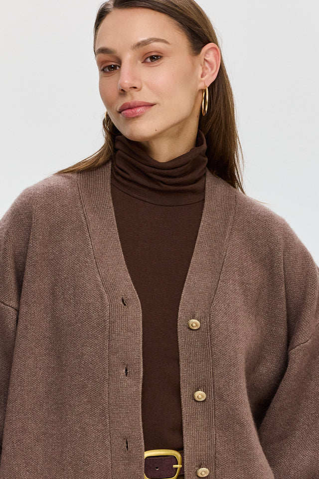 קרדיגן פרזנט סוודר שרוולים תפוחים חום