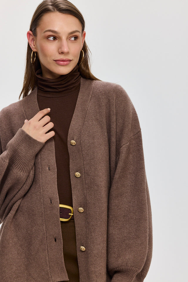 קרדיגן פרזנט סוודר שרוולים תפוחים חום