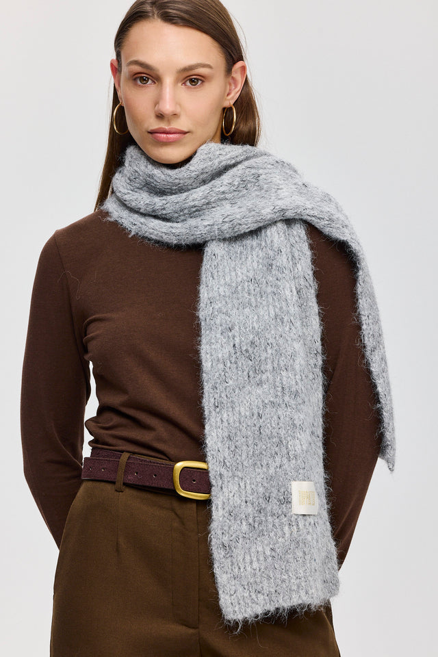 צעיף סרוג אפור מלנז'